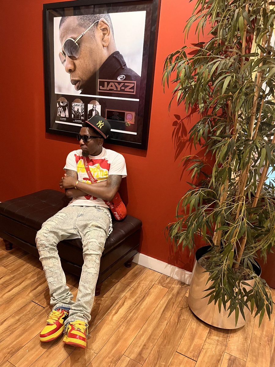 LOEAdde's tweet image. I paused on my story through music by not writing rhymes and being in my creative bag these past couple months .. I had to pick it back up again  ..

When will I be heard on a global scale?

That’s Allah’s decision , and i’m a just be doing my part which is … mapping 🗺️