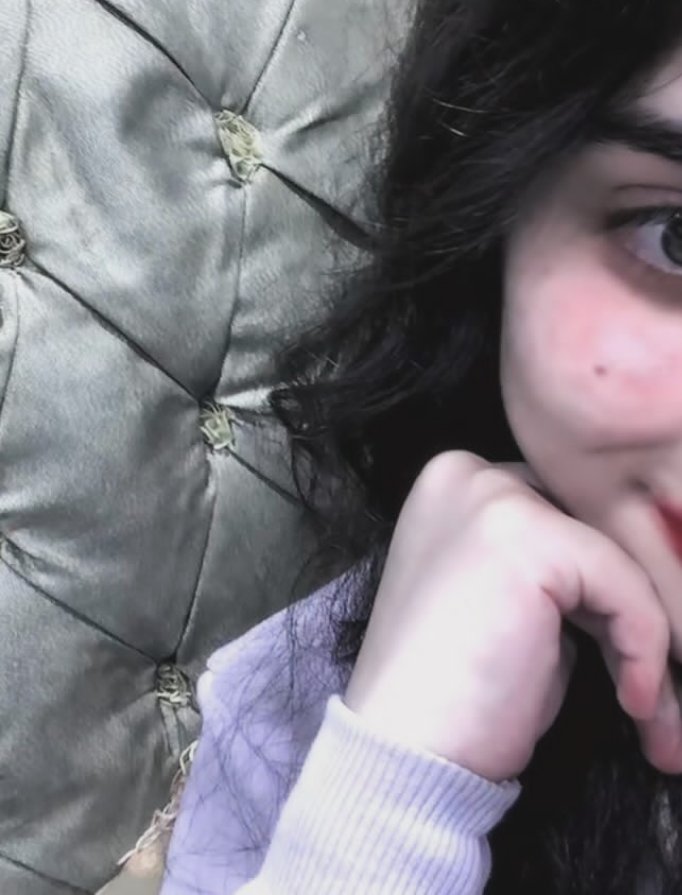 mlaa__k0's tweet image. مهما كنا أقوياء لن نستطيع حمل حقائب الحياة وحدنا ... نحن بحاجة دائما لمن يحمل عنا شيء من أيامها .. الروح التي لا تداعبها روح أخرى &quot; تمرض”الروح التي لا تهتم بها وتحبها روح اخرى &quot;تذبل&quot; ، وكلما تقدم بنا العمر .... نزداد طفولة ....نحتاج اكثر واكثر للاهتمام والحب..!!💞