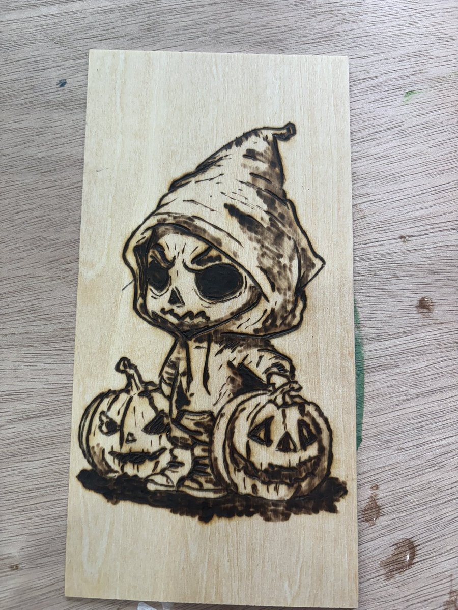 longtallbrett's tweet image. #pyrographyart
Today piece created with @BangersP for company.