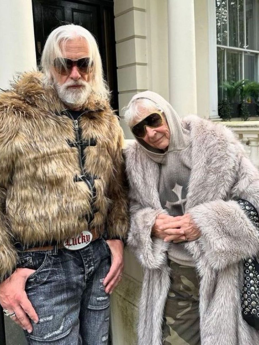 ARTIFAXING tweet media