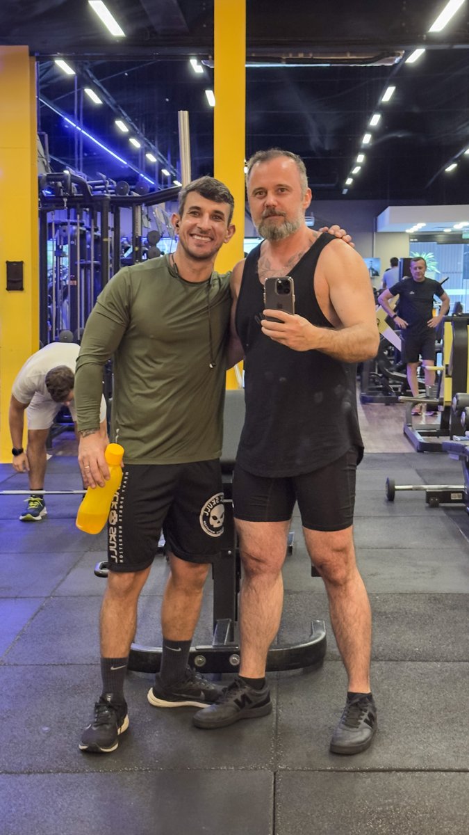 Resenha ou treino? <a href="/Danieljhonnyof1/">Danieljhonnyoficial (GALALAU 🦁)</a>