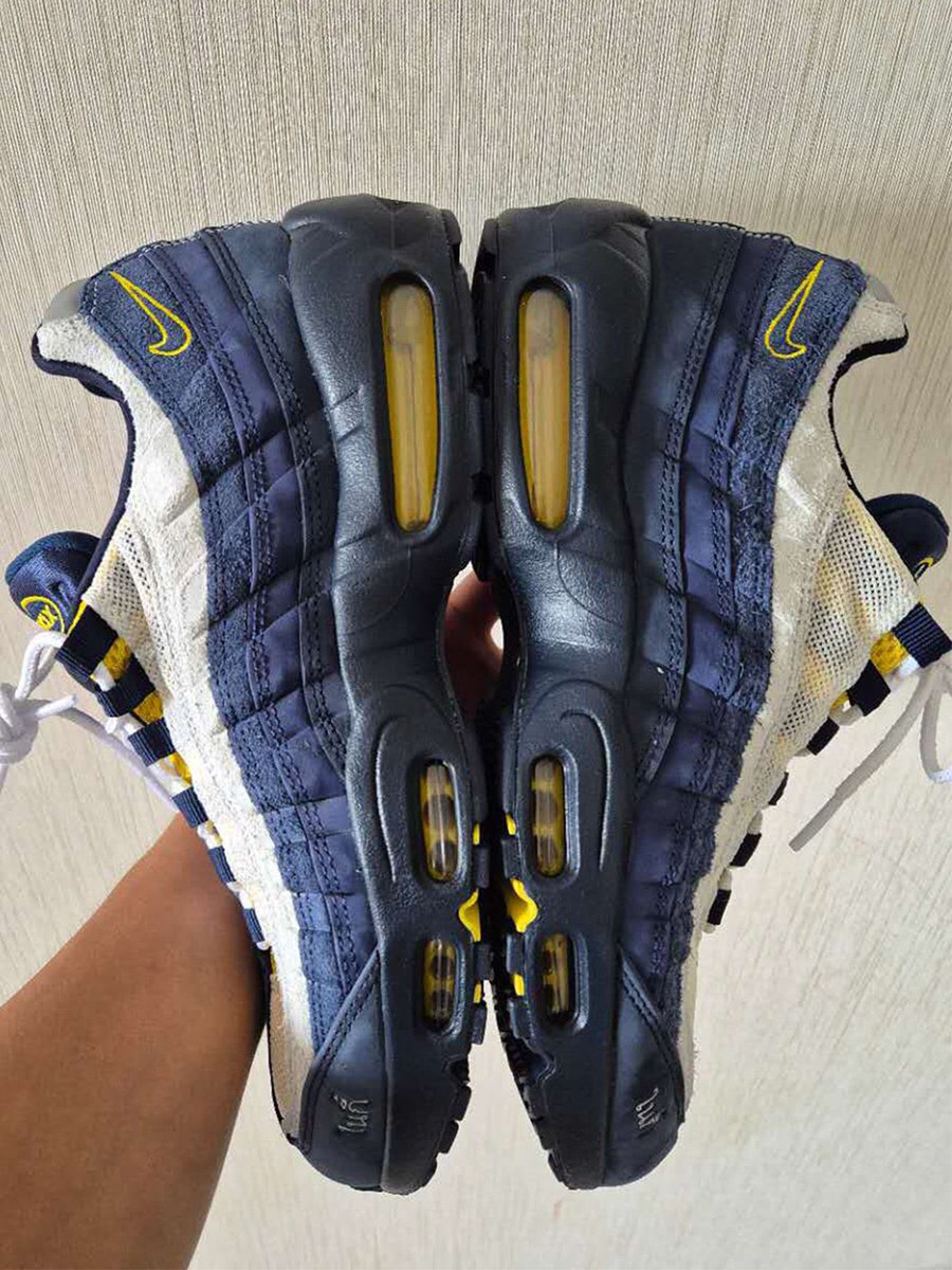 Mitsu_Aizawa's tweet image. 🚨 Eric Koston x Nike SB Air Max 95 &amp;amp; Apparel Collection スタンバイ！💛💙 スケート界のレジェンドが2025ホリデーに火花散らす！🔥 #NikeSB #AirMax95 #Koston

👑 Kostonの輝かしい過去 : 90年代からスケートシーンを牽引！X Games金メダル🏅、Thrasher誌のSkater of the Year（1996）、Street