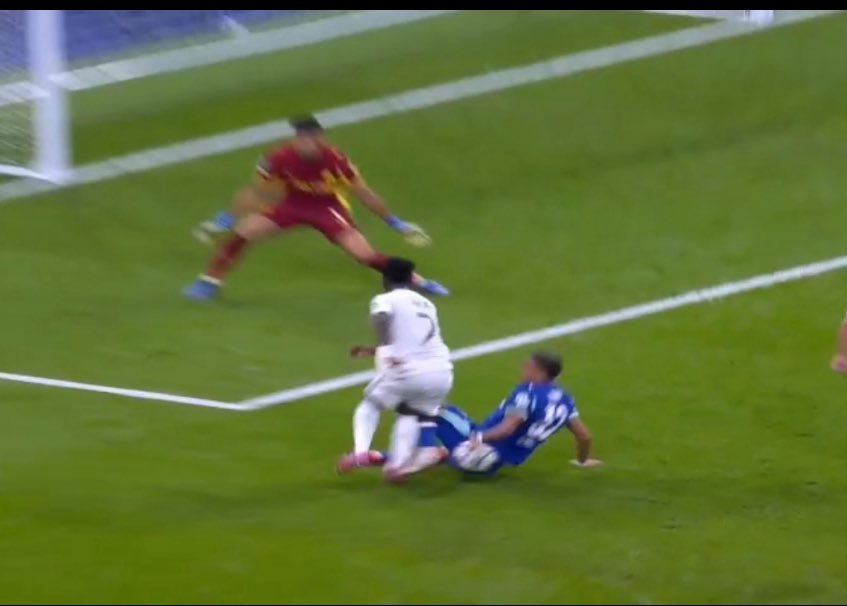 I am so tired of this.

It is blatant corruption every single fucking season.

A club that would have won literally nothing in its history without these decisions.