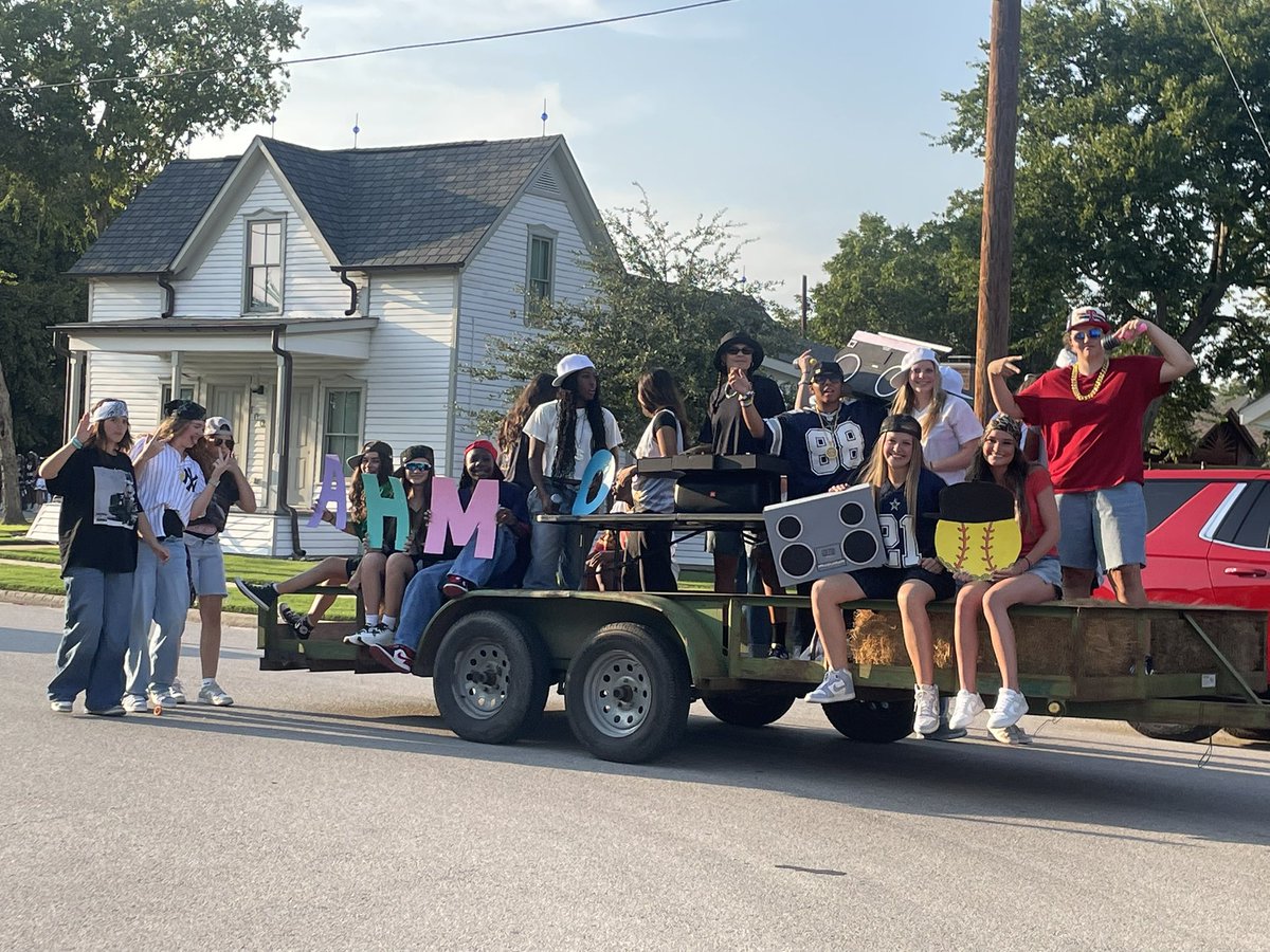 Straight outta Homecoming 🧢🎤🚨
Beats bumpin’, and reppin' AHMO with that old school flavor 🏴‍☠️ #AHMO