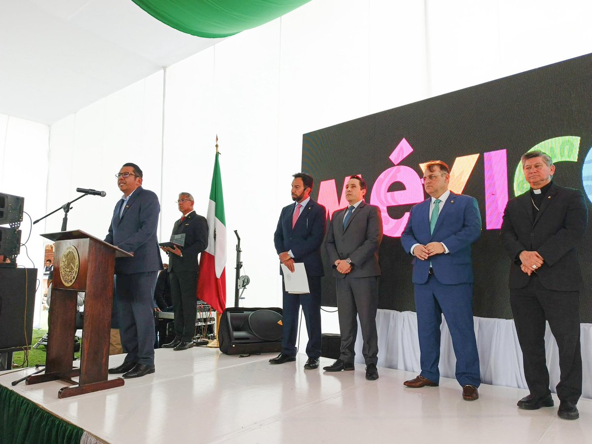 MRE_Bolivia's tweet photo. El Viceministro Huascar Ajata transmitió un saludo fraterno a los Estados Unidos Mexicanos por su 215 aniversario, destacando la hermandad con Bolivia y el compromiso con la unidad latinoamericana. 
🇲🇽🤝🇧🇴 https://t.co/NBFmqUoGyw
