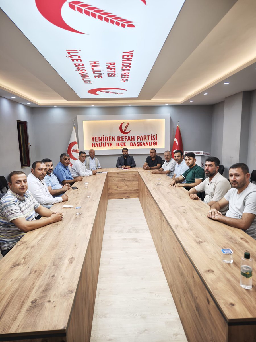 İlçe Teşkilatımız Olarak Haftalık Toplantımızı Başkanımız Abdülselam YILDIZ Öncülüğünde Gerçekleştirdik. Ağustos Ayının Genel Değerlendirilmesi Yapıldıktan Sonra Sumud Filosu Temsilcilerimize Dua Edip Toplantımıza Son Verdik. #haliliye #şanlıura #refah #sumudfilosu🇵🇸
