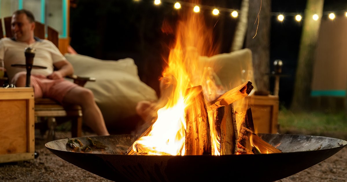 Put safety first 🔥 

➡️ All open flames are strictly prohibited during Red Flag Warnings
➡️ Maintain a 15-foot clearance of non-combustible materials
➡️ Completely extinguish the fire
➡️ Weather conditions can change rapidly, stay vigilant! 
Learn more at firesafemarin.org