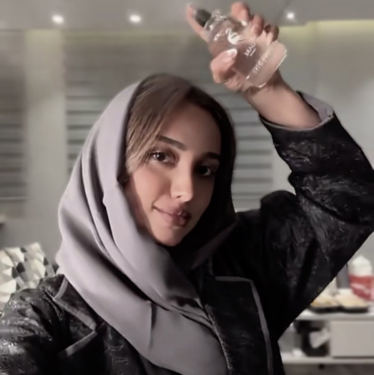 EBER62128523's tweet photo. تجربة المؤثره نجلاء مع عطور براند LAVERNE 
عروض اليوم الوطني بدات من لافيرن اي منتجين والثالث مجاناً استغلو العروض لانها لفترة محدودة 
        " تجربة ورأي #نيلوه مع عطور ومنتجات لافيرن على السناب شات ↴:

⁦https://t.co/vUOuFPKyZr⁩ https://t.co/iuuCpIMYW1