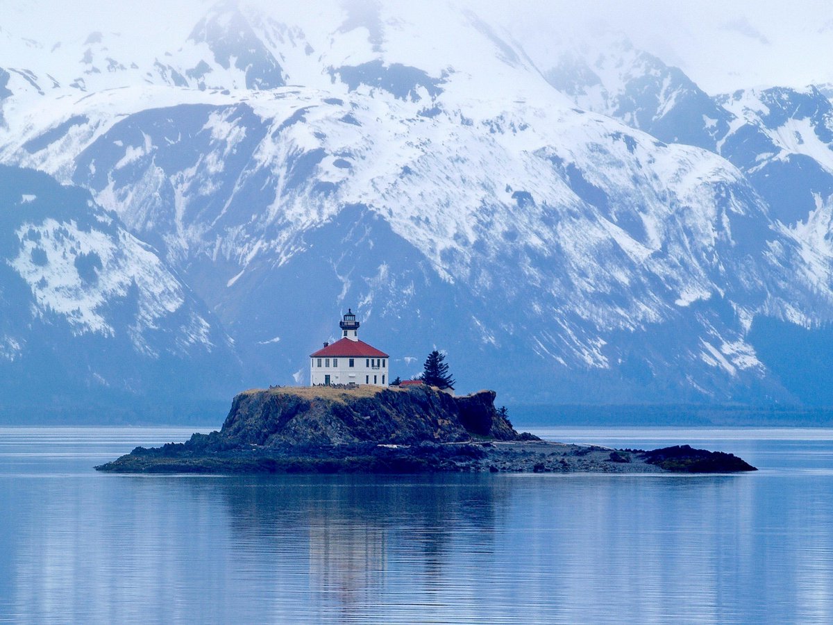 📅 On This Day — Executive Action by Theodore Roosevelt

President Theodore Roosevelt signed Executive Order 351-A, setting aside federal land on Gravina and False Islands in Alaska for lighthouse purposes.

In the early 1900s, Alaska’s treacherous coastal waters were seeing more