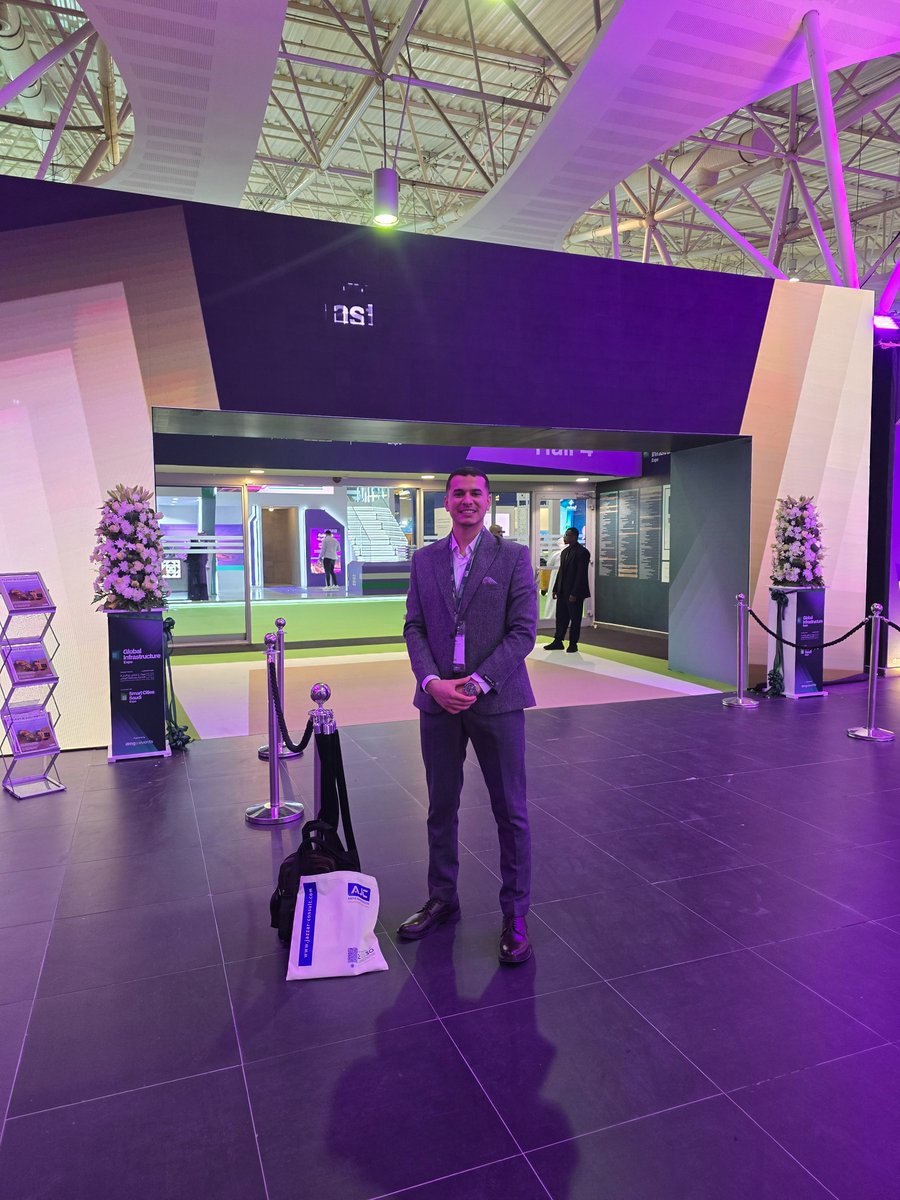 IbrahimNabilGIS's tweet photo. من مؤتمر Global Infrastructure Expo
2025
اللذي عرض أحدث التكنولوجيا المختصه في البنية التحتيه ودور GIS في فهم شبكات
البنيه التحتيه بإستخدام أقوي Tools
في جزئيه Utility
#GIS #infraestructura #RIPC https://t.co/dANJxWiRt6
