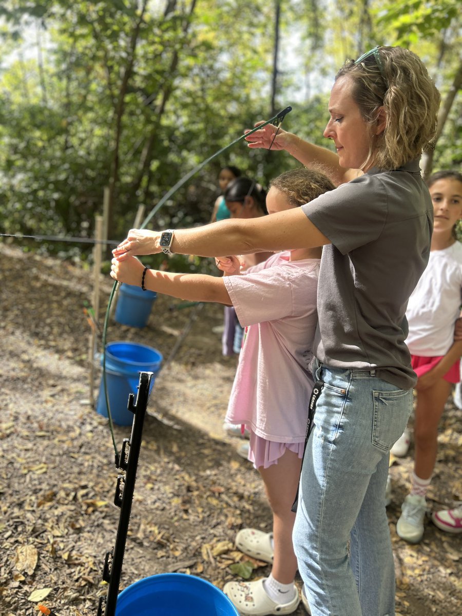 What a great day at Conner Prairie!  Thank you <a href="/AmyMurch/">Amy Murch</a> for an amazing day of learning all about forces &amp; motion—pushes, pulls, axes, and even bows &amp; arrows! #ALLIN <a href="/Geistgators/">Geist Elementary</a> for hands on learning!