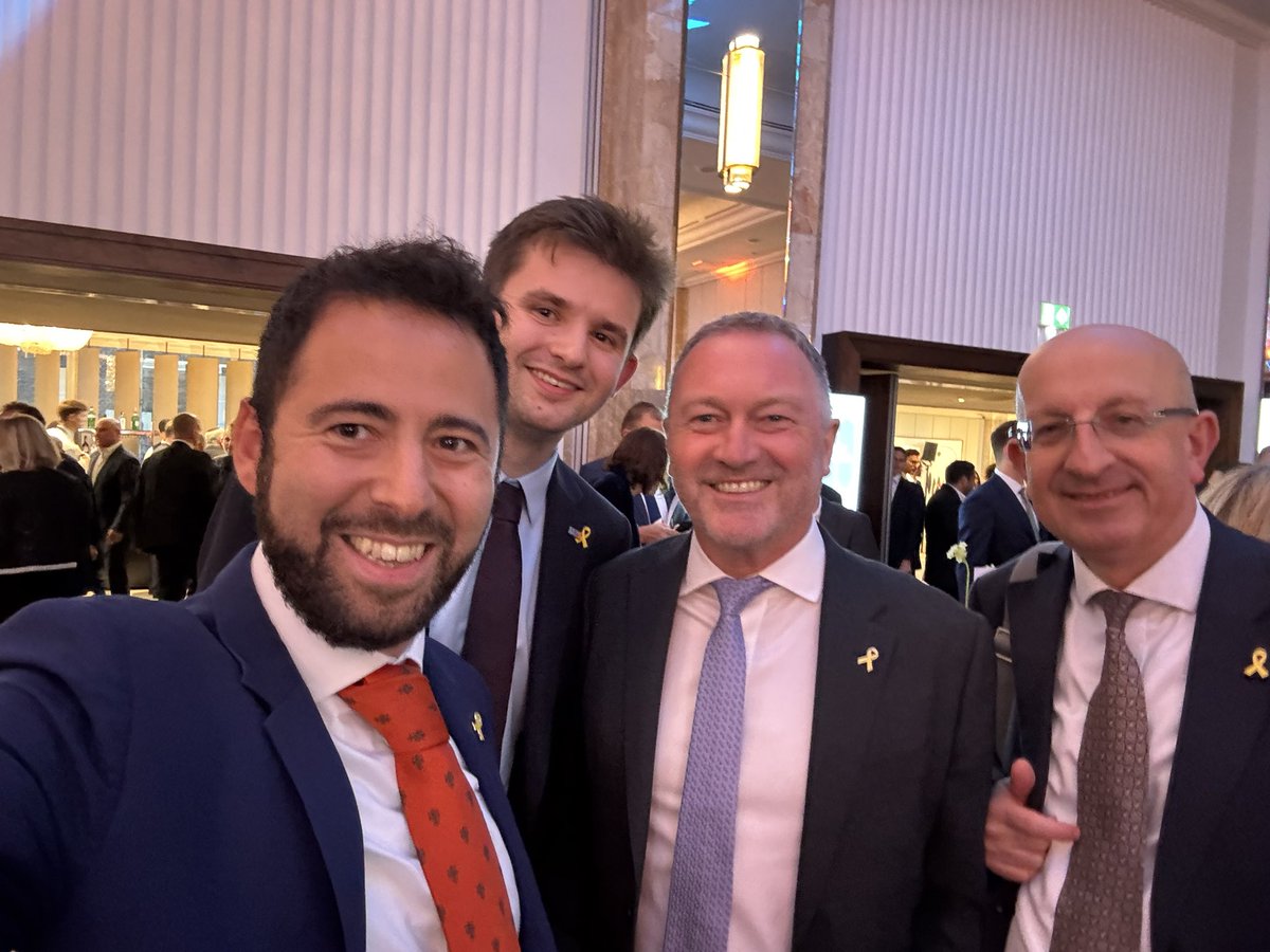 PhilR_R's tweet image. My sincerest congratulations to @HolocaustUK on a powerful annual dinner last night. Wonderful to spend time with new Communities Secretary @SteveReedMP, beloved survivors Mala Tribich and Dorit Oliver-Wolff, communal partners like @UJS_PRES @louisdanker and @marievanderzyl.