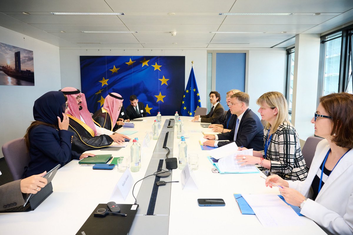 VDombrovskis's tweet photo. Good meeting with @falibrahim, 🇸🇦 Minister of Economy and Planning.  There is significant potential to deepen our economic cooperation in the context of our 🇪🇺 competitiveness agenda and the Saudi Vision 2030 strategy – we discussed how to take this cooperation to the next level https://t.co/sZ0tnnRyXy