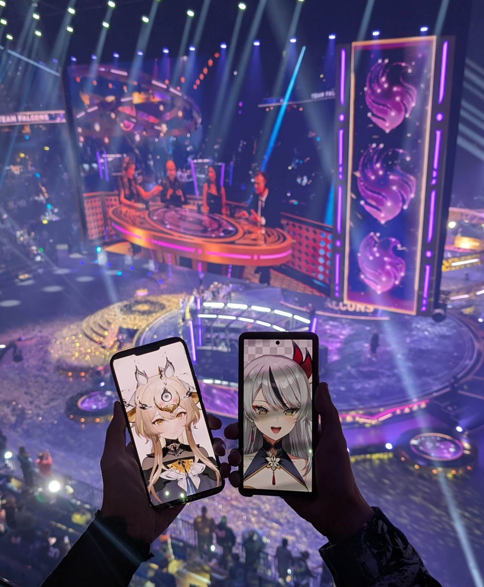 I'M BACK FROM TI ❤️ had a great time working the group stage and an even better time chilling with friends during the main event 💃

ESPECIALLY happy i got to meet and hang out with cute moff yuzu, did not hesitate to pick her up on sight >:} now i miss her 🥺