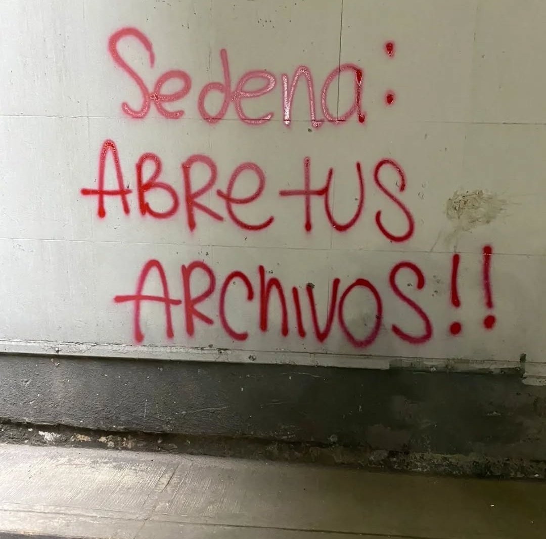 Que abran sus archivos ésos que andan marchando en el zócalo.