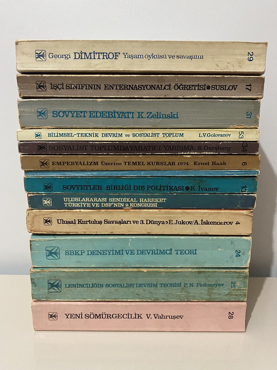 heruimillion's tweet image. ufak bir sahaf alışverişi