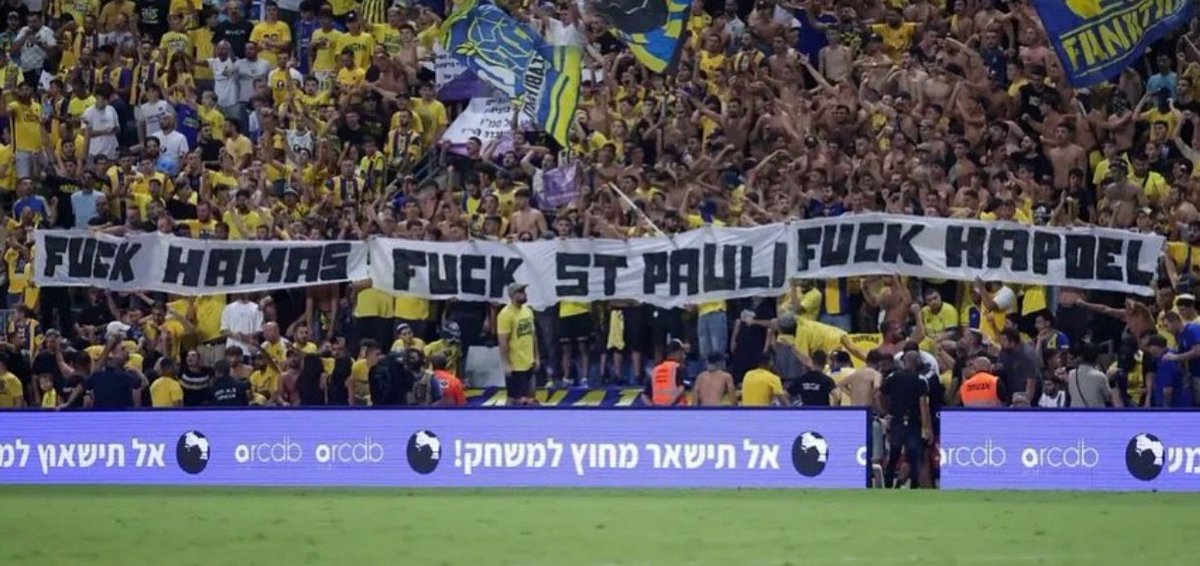 HAHAHA. Die "Antwort" der Fans von Maccabi Tel Aviv eben gerade auf das "Fuck Likud. Fuck Hamas" Spruchband, welches vorgestern bei uns am Millerntor präsentiert wurde. 
Alles richtig gemacht, würde ich sagen. Fuck you Maccabi Facists. 
#fcsp