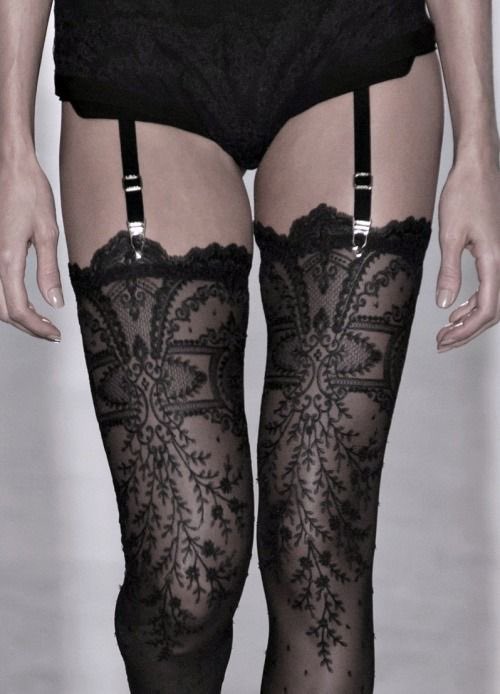 def MET YVES tweet media