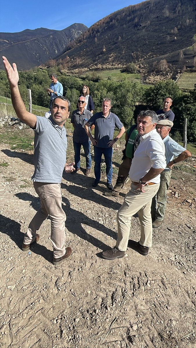 ⚠️ <a href="/MRuralAsturias/">Consejería Medio Rural y Política Agraria</a> invertirá 815.000 euros para crear una barrera de contención que proteja las viviendas de #Xinestosu ante posibles desprendimientos.

🪨 Esta actuación, adjudicada con carácter de emergencia tras los incendios, evitará que las rocas pongan en riesgo el pueblo.