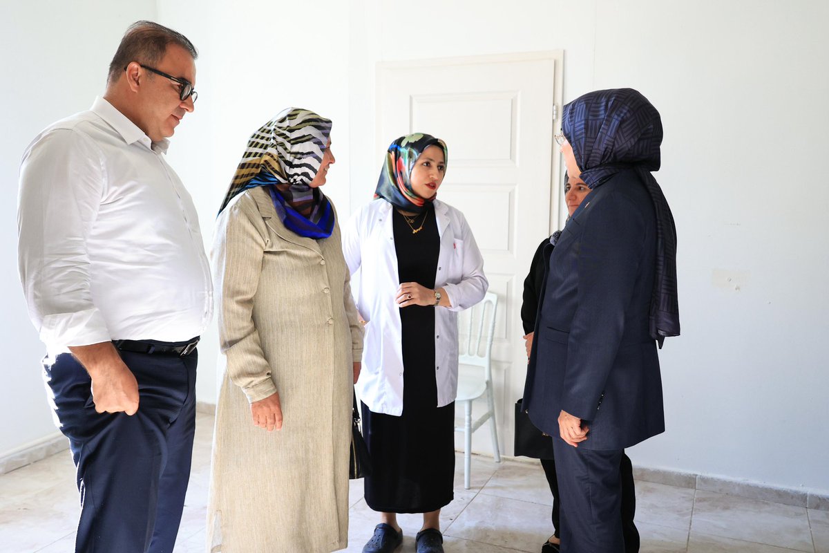 Samsat Belediyemiz ve İpekyolu Kalkınma Ajansı’nın ortak projesi ile hayata geçirilen 
İpekyolu Samsat Çöreği Geçim Kaynağı Tesisi’ni ziyaret ederek, çalışmalarla ilgili bilgi aldık. 

#TürkiyeYüzyılıBuluşmaları kapsamında ziyaret ettiğimiz tesiste, günlük 125 kilogram çörek