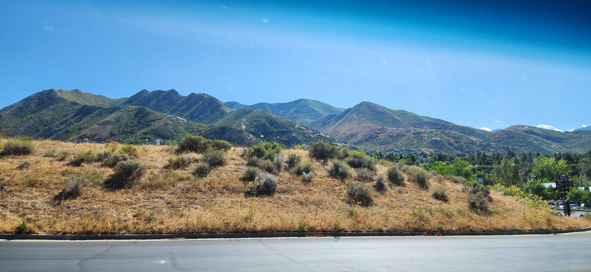 I drove a field trip to This Is The Place Heritage Park <a href="/Thisistheplace1/">This Is The Place</a> today. It's so quiet and peaceful and the weather is absolutely beautiful! #LoveMyJob