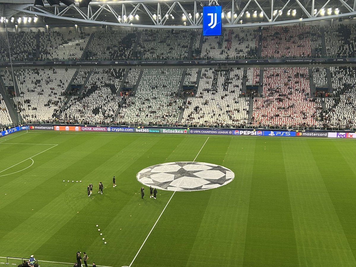 🏆⚪️⚫️

Di Gregorio; Kalulu, Bremer, Kelly; McKennie, Koopmeiners, Thuram, Cambiaso; Openda, Yildiz; David 

#️⃣ #JuveBVB