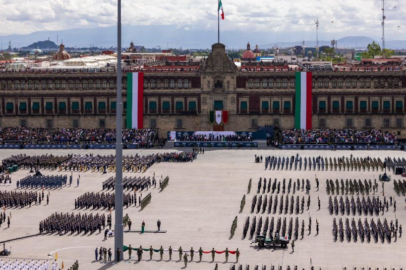 Esmiopinion_oax's tweet photo. A propósito de Independencia...
La verdadera independencia y soberanía de los mexicanos, no son las fuerzas armadas, tampoco está en los tres poderes del estado; la verdadera libertad de los mexicanos vive en las raíces de la diversidad de etnias y de culturas. https://t.co/KEf0dWHh2E