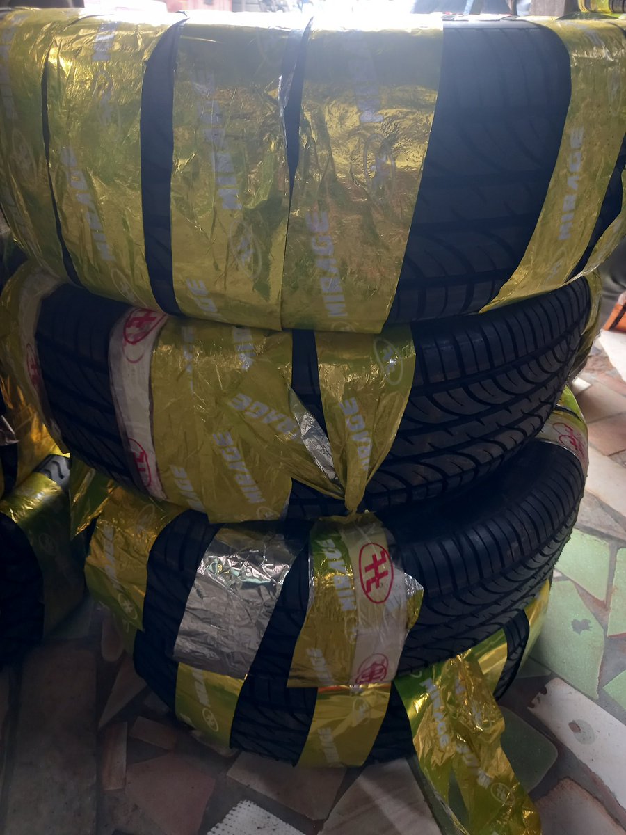 philznnona's tweet image. Helped a client replace his tyres and alloy rims....

Need new tyres or rims? Send us a DM today. 
#Tyres #AlloyRims