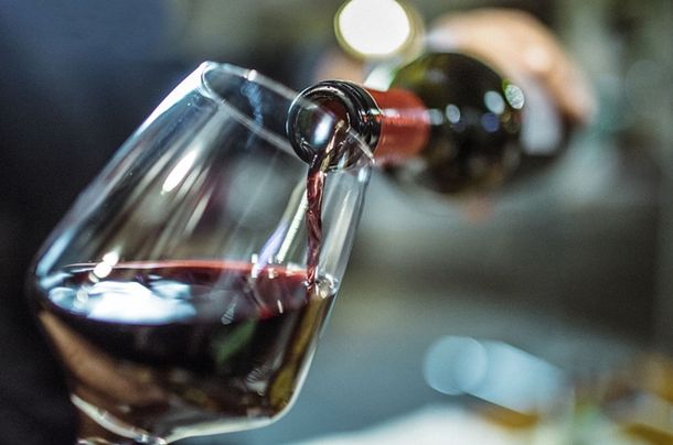 Las ventas de vino en el mercado interno durante julio de 2025 cayeron 13% y el consumo de vino per cápita fue de 1,39 litros por habitante, cifra 13,8% inferior. Lo comentamos en el espacio De pura cepa de Camponoticias en Radio Belgrano 
Escuchalo acá 👇🏻 ar.radiocut.fm/audiocut/pura-…