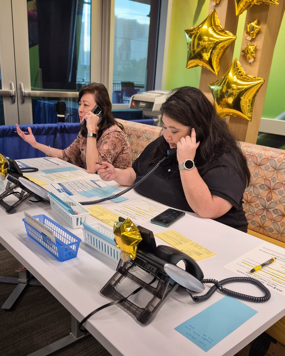 Last week, #TeamFICOH joined the 19th annual Kapiʻolani Radiothon for Kids with <a href="/KSSKhawaii/">KSSK</a>  &amp; <a href="/KapiolaniMedCtr/">Kapiolani Medical Center</a> ! Our volunteers helped raise funds for Hawaii’s keiki, and the FICOH Charitable Foundation donated $2K + matched gifts. Together, the radiothon raised $910K!