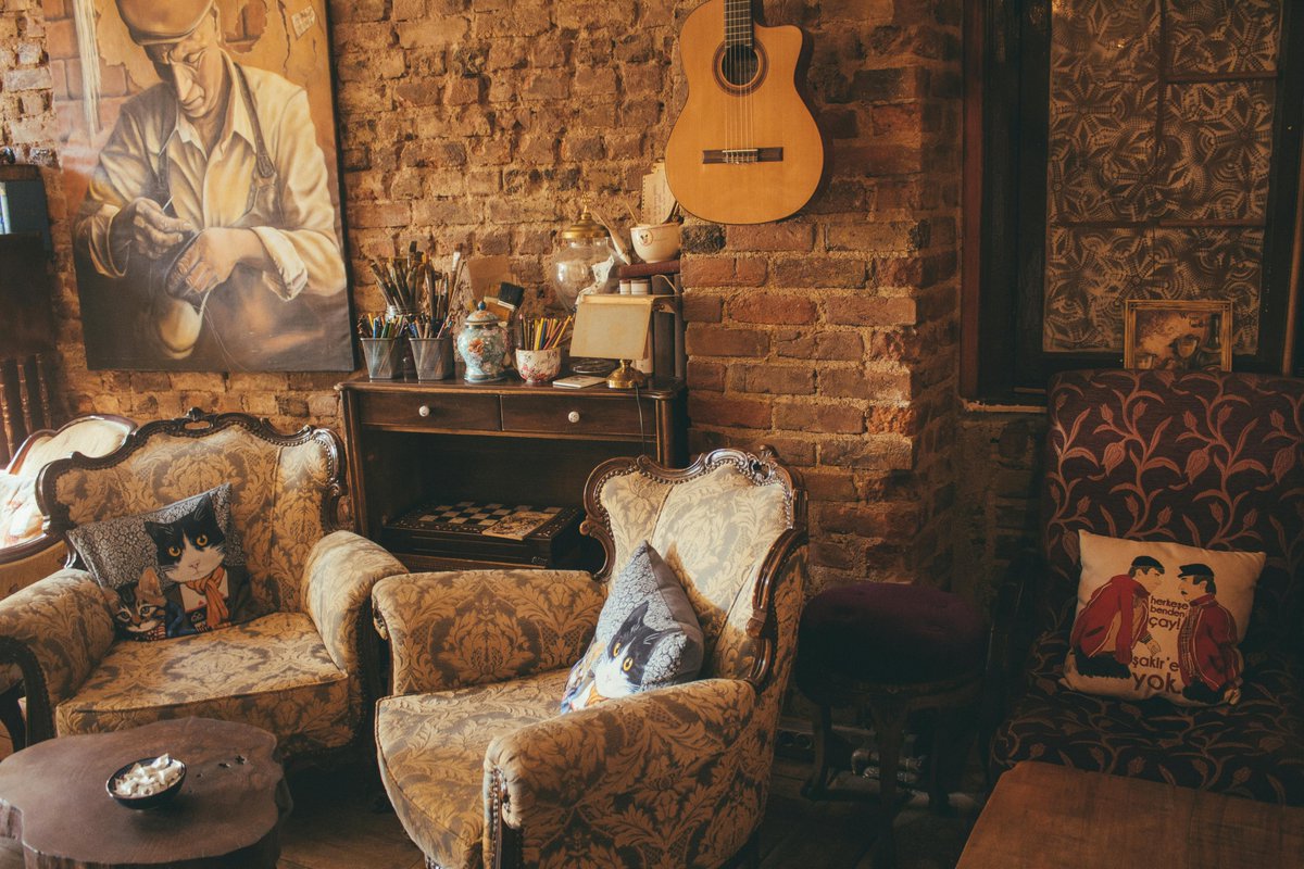 Decor4allhomes1's tweet image. 🛋️✨ Refresh your space with decor that feels like you! Shop now 👉 DecorForAllHomes.com
#DecorForAllHomes #HomeGlowUp #StyledSpaces