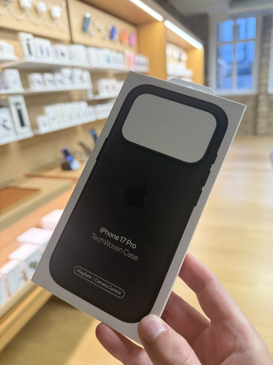 Acquired iPhone 17 Pro case ✅
📍 Apple Covent Garden