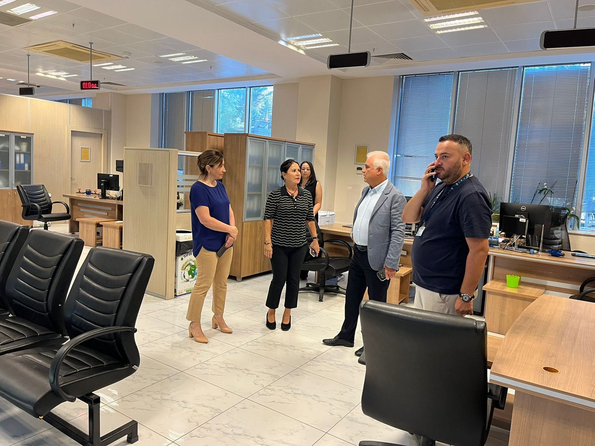 Silivri Şube Müdürlüğümüzde Su İnş.Dai. Başkanımız ve elemanları ile bir araya gelerek bölgemizdeki içme suyu yatırımları ve abone hizmetleri ile ilgili bilgi alışverişinde bulunduk.  Sonrasında Şube Müdürümüz ve Şeflerimiz ile abonelerimize sunduğumuz hizmetleri istişare ettik.