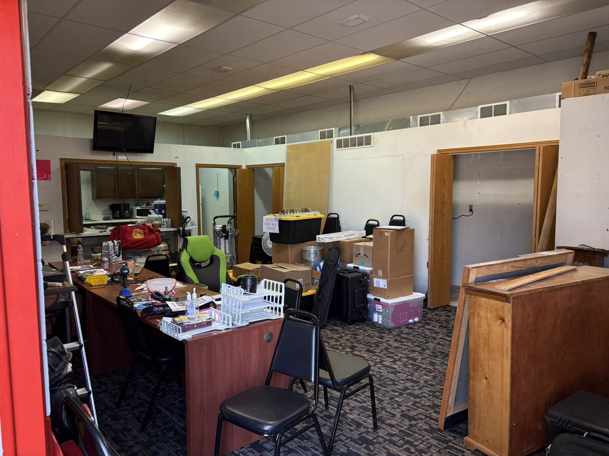 edbqfire's tweet photo. Just a little update on the progress of the building. The fire department is in the process of finishing boxing up our mtg and moving those items. Once that is complete it will be turned over to the contractor to start the renovation our mtg room into an apparatus bay. @edbqfire https://t.co/3p0h437LKZ