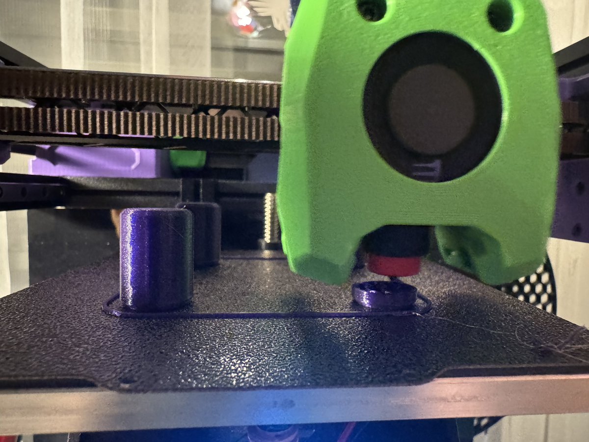 Pikalotl is printing. What a remarkable little 3D printer 😊