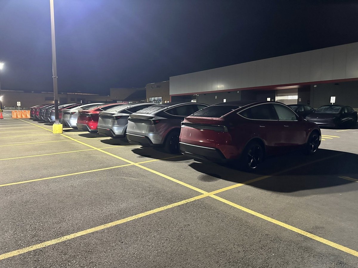 Drive Tesla 🇨🇦 tweet media