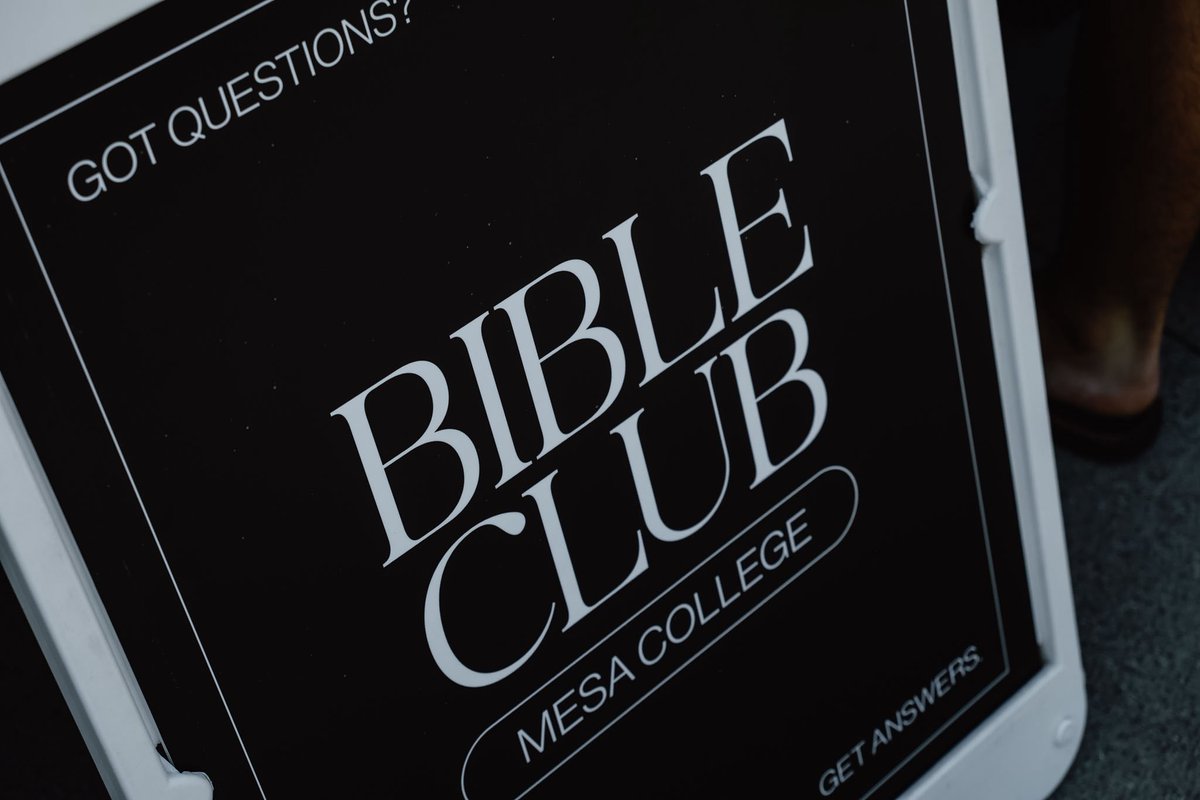 ChrisChadwickSD's tweet photo. #ClubRush has started at Mesa College. Please pray as our Bible Club is signing up kids. We’re the only Christian club on campus. https://t.co/QVXu0SMb4N