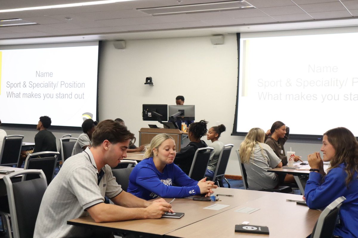 GatorsExp's tweet photo. Great teams start with great leaders! βοΈ
1st session of GatorsLead Teams: β
Explored forms of leadership & leading with purpose
β
Reflected on showing up as leaders
β
Began shaping paths toward positive influence on and off the field!
#GatorsLead π https://t.co/RxgJkKXSpC