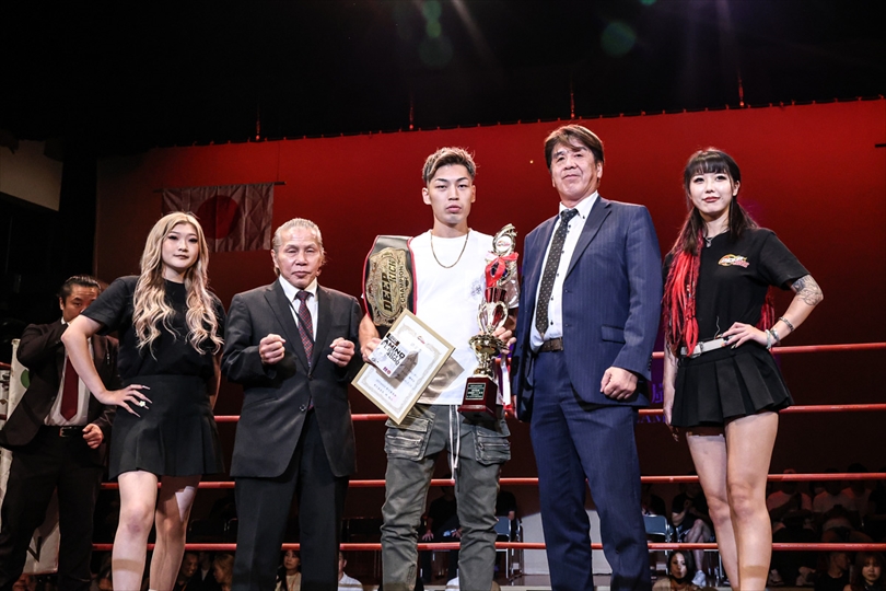 DEEP☆KICK 75泉大津市・テクスピア大阪熱狂
miruhon.net/294647

#週刊ファイト #WeeklyFightMiruhon