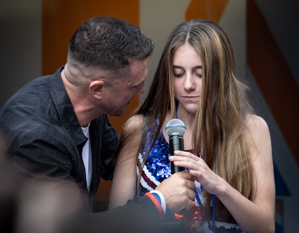 benmcmillanx's tweet photo. @TRobinsonNewEra then introduced schoolgirl Courtney Wright, who read out her speech on British culture that she’d been stopped from giving at a school culture day. She was amazing! #UniteTheKingdom https://t.co/iNBzRd6AaZ