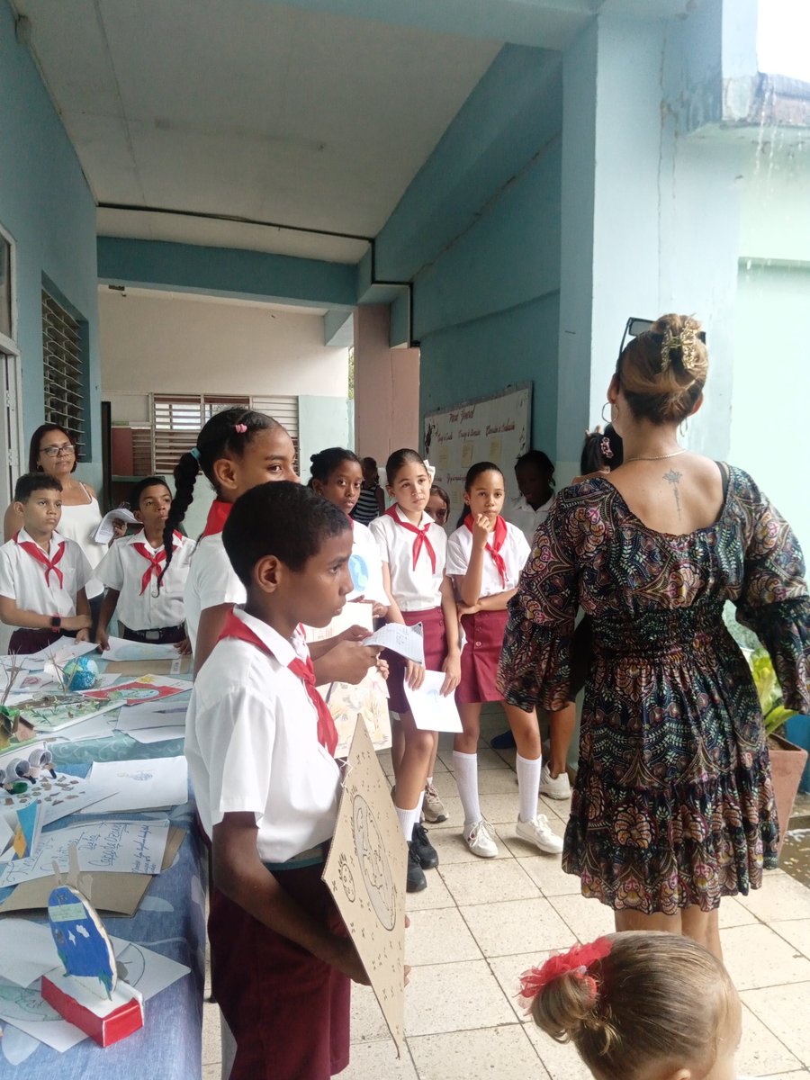 EECeliaSanchezM's tweet photo. Excelente actividad complementaria desarrollada por educandos de la institución educativa Carmelo Noa Gil por el día internacional de la preservación de la capa de Ozono @CubaMined @dpestgo @dmestgo #TodosJuntosPodemos https://t.co/Ep3inbKu0H