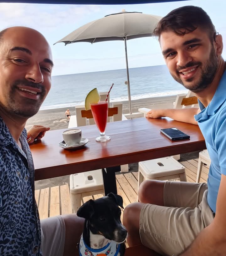 Actualmente, Dona está en entrenamiento para convertirse no solo en perro señal, sino también en un perro de servicio.🐾🐶 

📌 Sus avances como equipo están dando sus frutos. ¡Estad atentos a nuestras próximas publicaciones! 🥰

#LealCan #perro #perrosfelices #vacacionesconperro