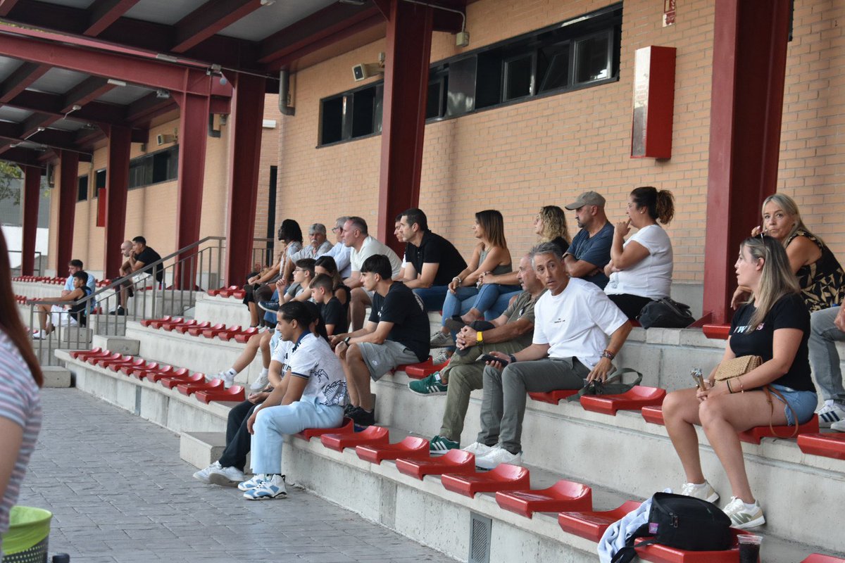 🫀 GRACIAS, AFICIÓN |

👥 Por estar siempre ahí, en casa y fuera de ella. Por vuestro apoyo incondicional, vuestra energía y vuestra pasión. Sois el motor de nuestro equipo

💪🏼 ¡Gracias por hacer historia con nosotros!

¡Un barrio, una ilusión! 🖤🤍🖤🤍