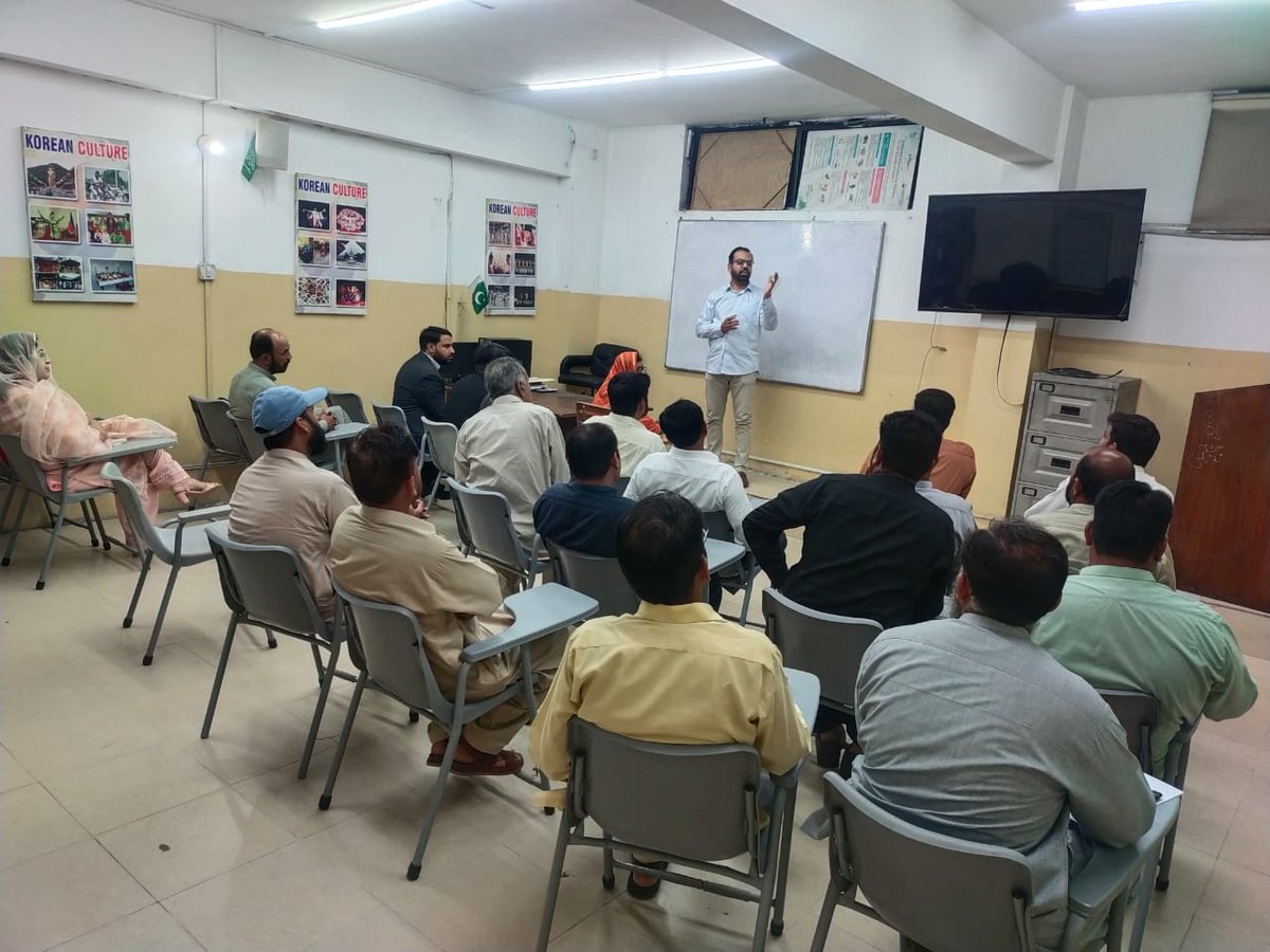 PVTC_Official's tweet image. پی وی ٹی سی کے جاپانی و کوریائی زبان کے ٹرینرز کی تربیت (ToT) کا آغاز ✅
25 شرکاء کی شمولیت، ریجنل منیجر نارتھ اور ایریا منیجر راولپنڈی کی حوصلہ افزا موجودگی 🌟
خصوصی تعاون پر او ای سی (OEC) کا شکریہ۔
#PVTC #OEC #LanguageTraining #TVET