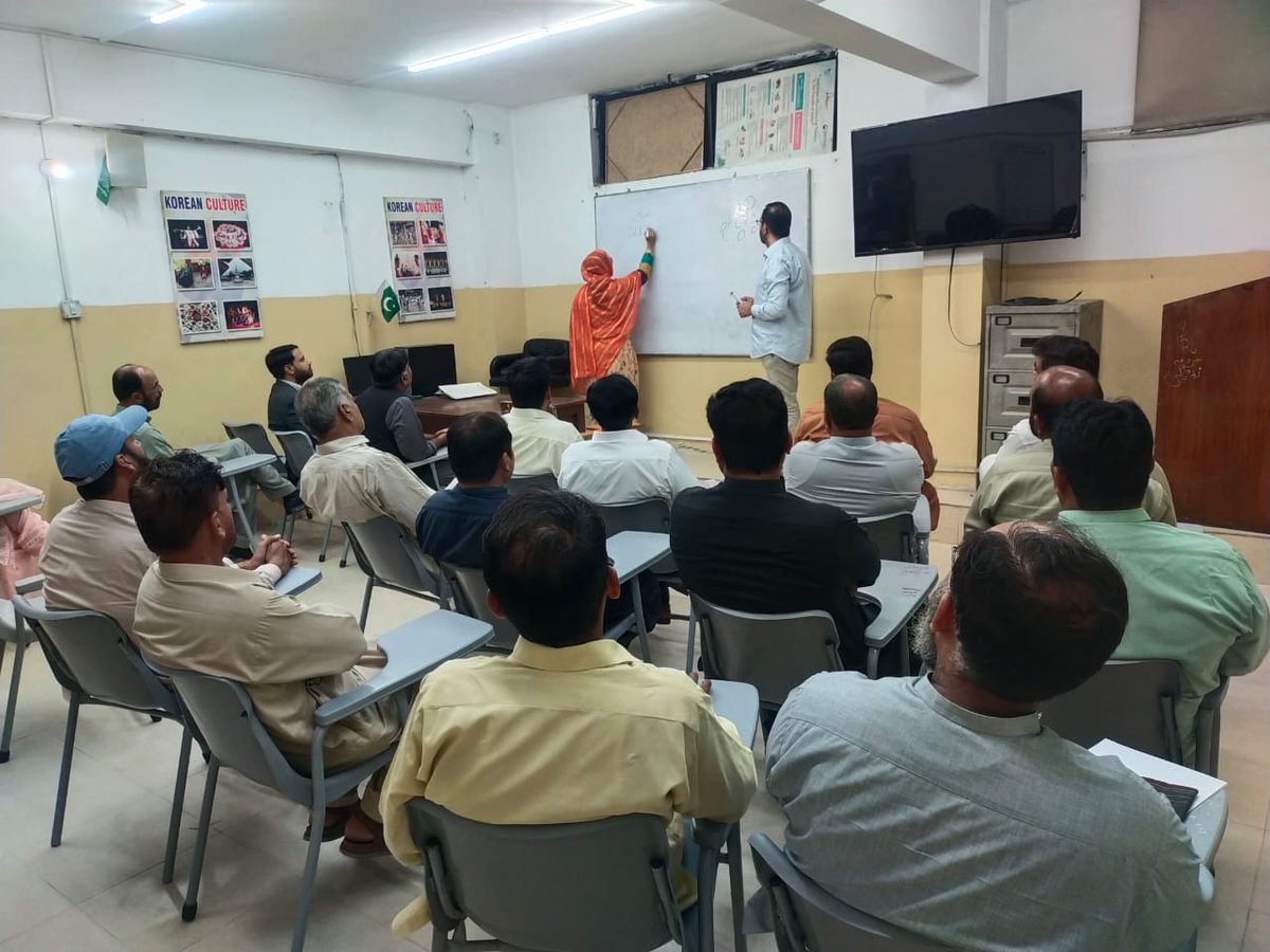 PVTC_Official's tweet image. پی وی ٹی سی کے جاپانی و کوریائی زبان کے ٹرینرز کی تربیت (ToT) کا آغاز ✅
25 شرکاء کی شمولیت، ریجنل منیجر نارتھ اور ایریا منیجر راولپنڈی کی حوصلہ افزا موجودگی 🌟
خصوصی تعاون پر او ای سی (OEC) کا شکریہ۔
#PVTC #OEC #LanguageTraining #TVET