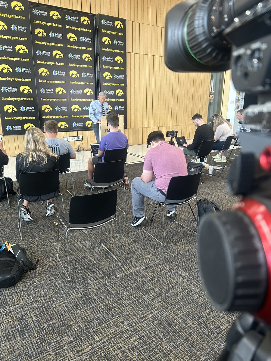 #hawkeye running back update: Kirk Ferentz says Xavier Williams is out with injury but there’s a good chance Kamari Moulton plays against #rutgers on Friday | <a href="/ourQCsports/">Our Quad Cities Sports</a> <a href="/HawkeyeHQ/">Hawkeye Headquarters</a>