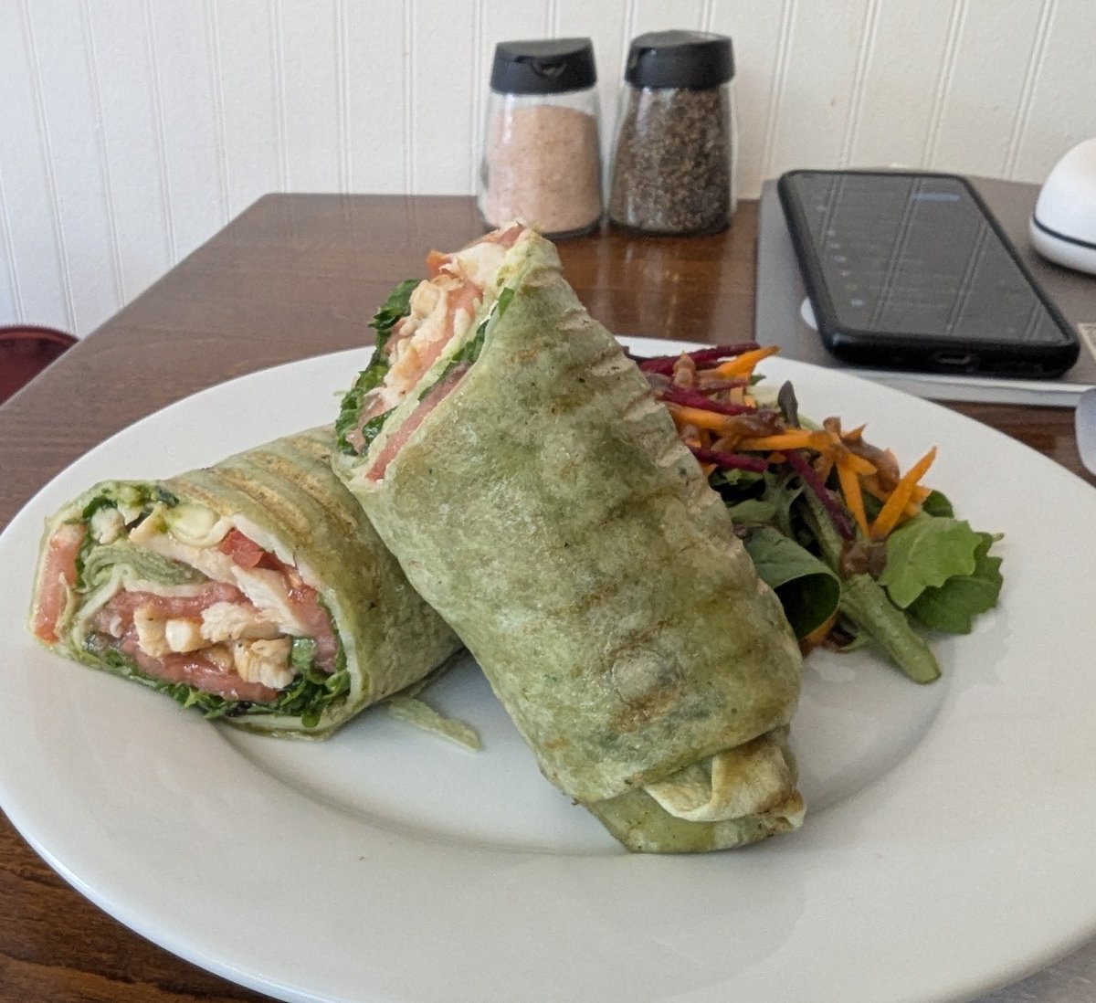 AstridDannersen's tweet photo. Today's lunch. #Brooklyn Spinach wrap 🌯. #musecafe https://t.co/IRVOZCoHF4