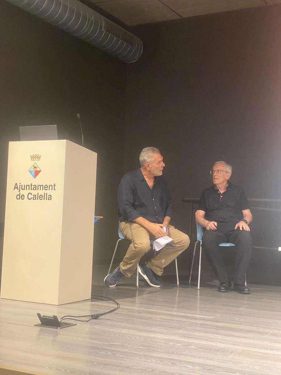 🙌 Gràcies a tots els assistents per ser avui a la conferència sobre el ferrocarril del litoral a #Calella.

👏 Enhorabona a Xavier Nubiola per la brillant exposició i a Pere Puig Gris per la presentació!

#Història #CulturaViva #tren #mataro