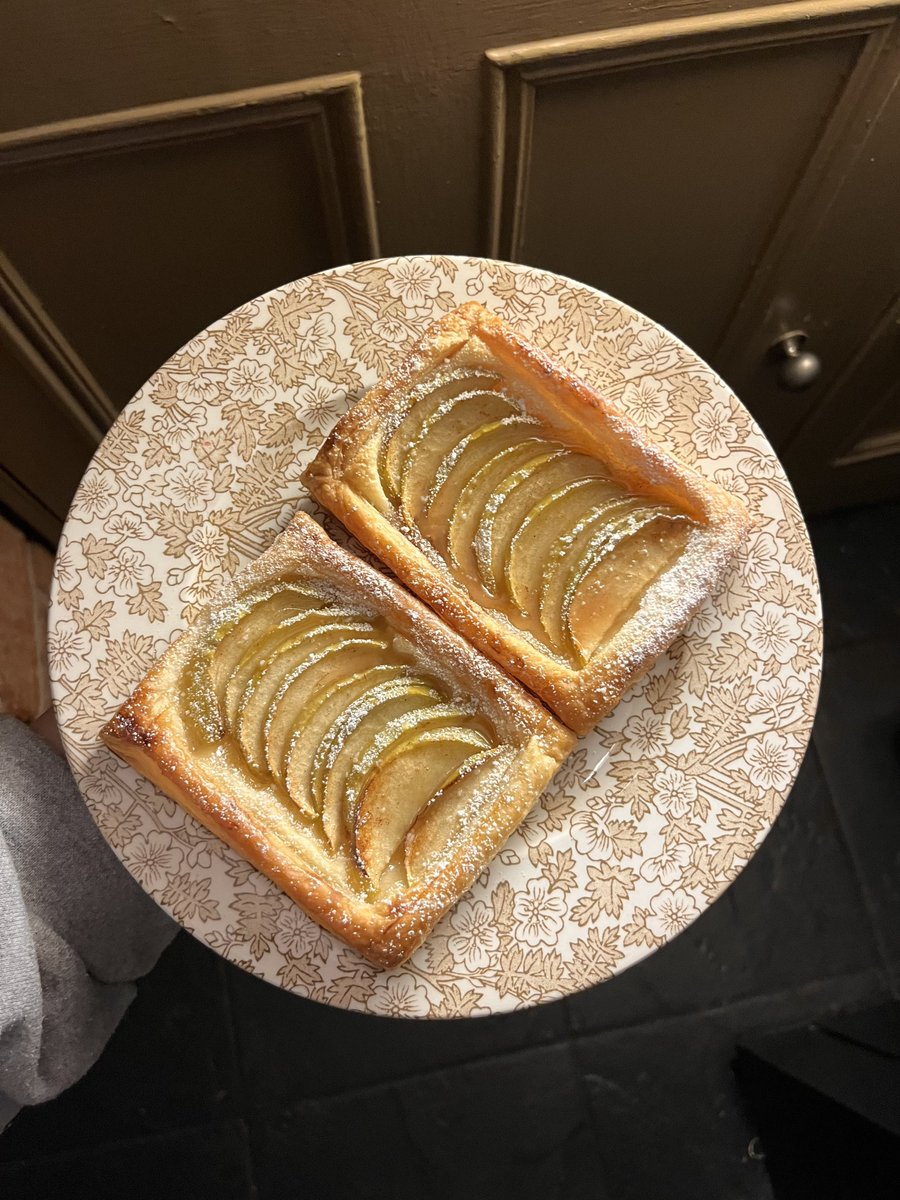 today i walked four miles and i baked apple tarts :) 🍏