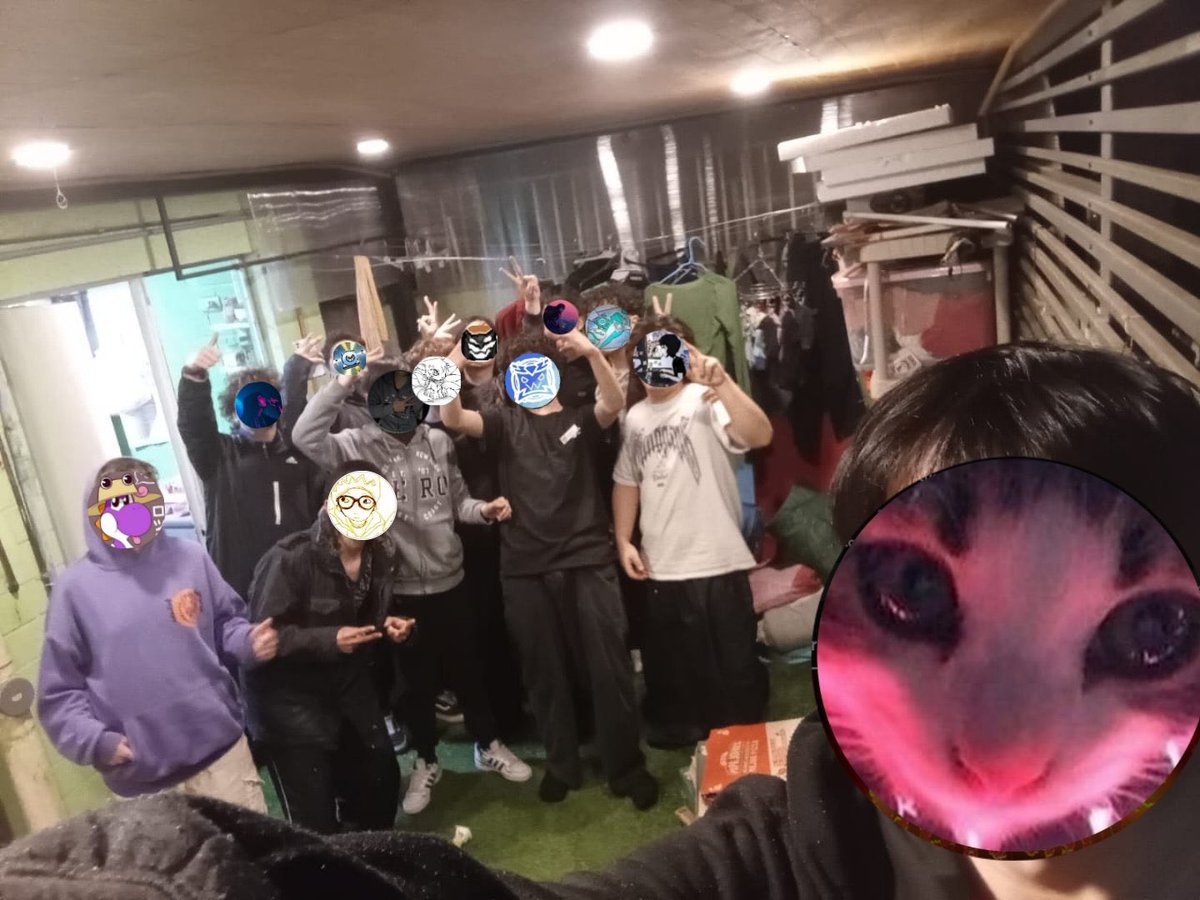 La primera junta masiva en la historia de GD Chile fue todo un éxito ✅

Agradecimientos gigantes a los 18 genios que vinieron, fue un día espectacular y estamos ansiosos de que se repita 🙌🏻

Habrá contenido de la junta en los próximos días, atentos 👀